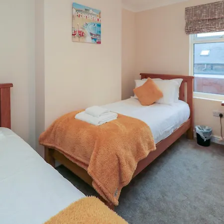 Sandpiper House Уитби